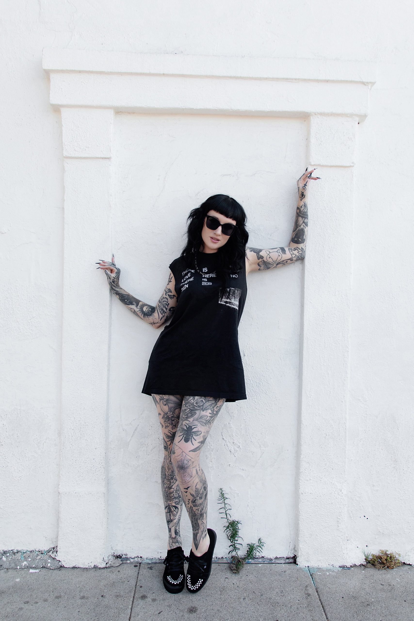 Black & White Suede Lace-Up Creeper Sneaker - Image 3